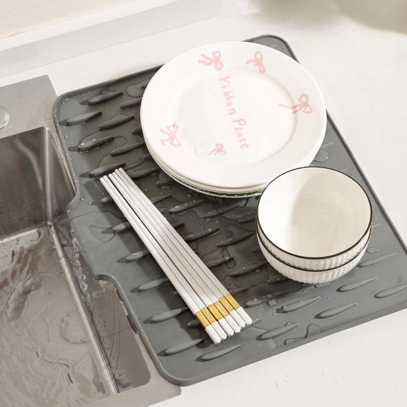SilkDrain™ Silicone Drying Mat — Fast, Safe, Spotless Dishes with Zero Mess