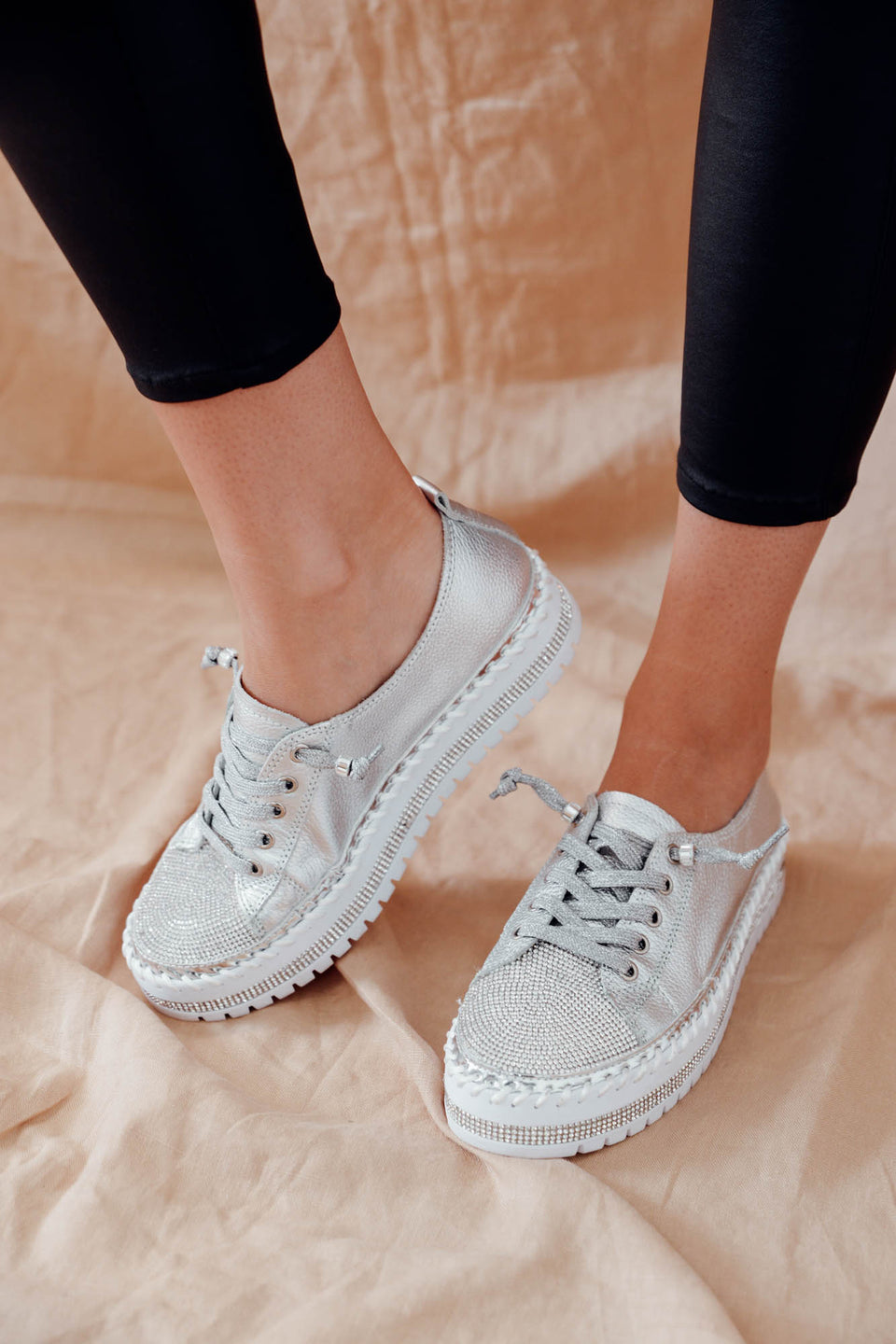 LumaStride™ Leather Sneakers — Step Confidently in All-Day Cloud-Like Comfort and Bold Style