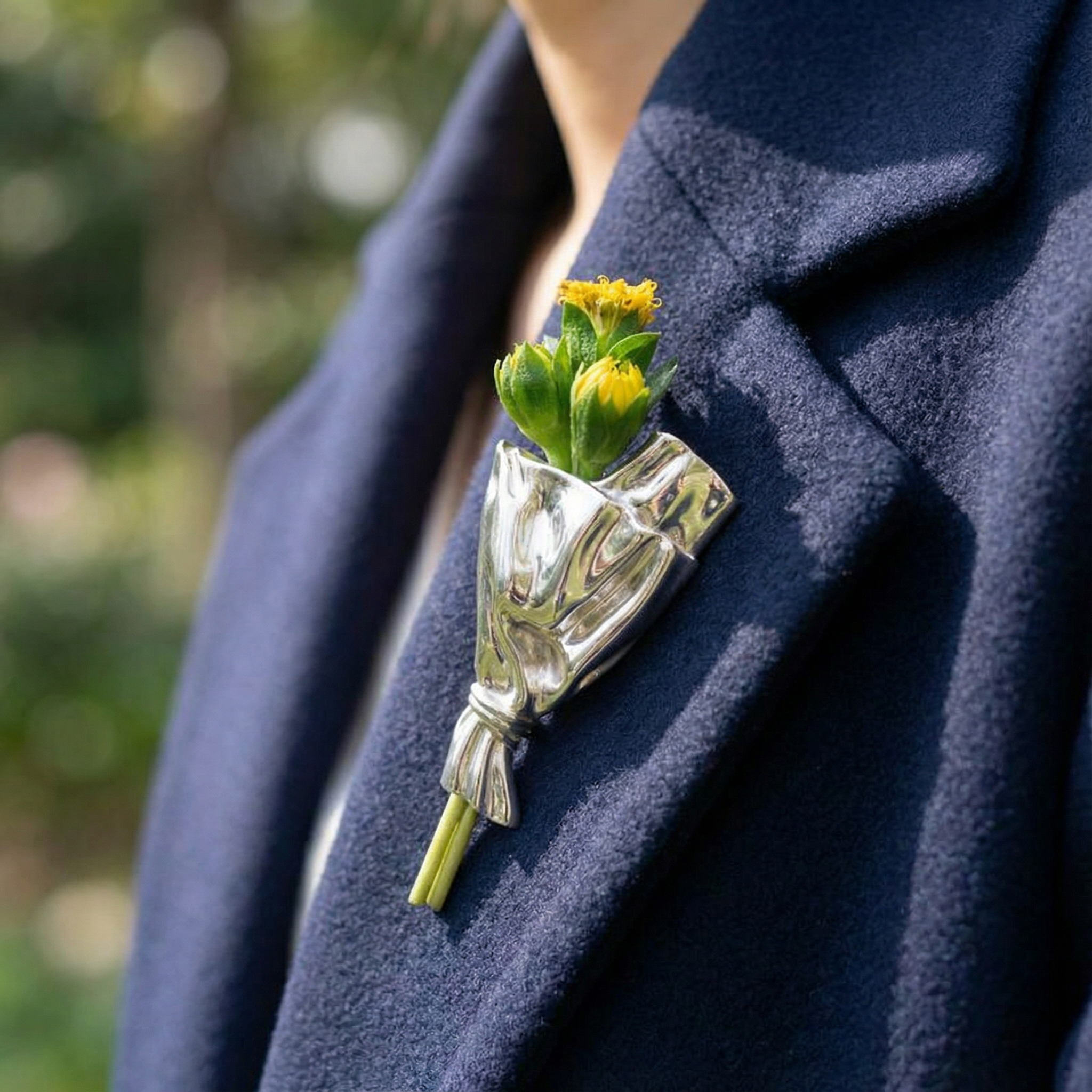 PetalPulse™ — Instantly Spark Your Style with Living Floral Elegance