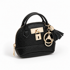 ShellAura™ — Carry Your Essentials in Effortless Style and Confidence
