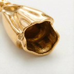 PetalPulse™ — Instantly Spark Your Style with Living Floral Elegance