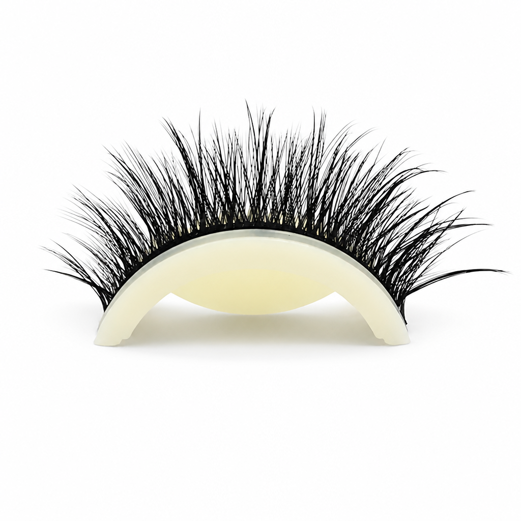 LuxeLash™ — Effortless Glam in Seconds for Eyes That Captivate Instantly