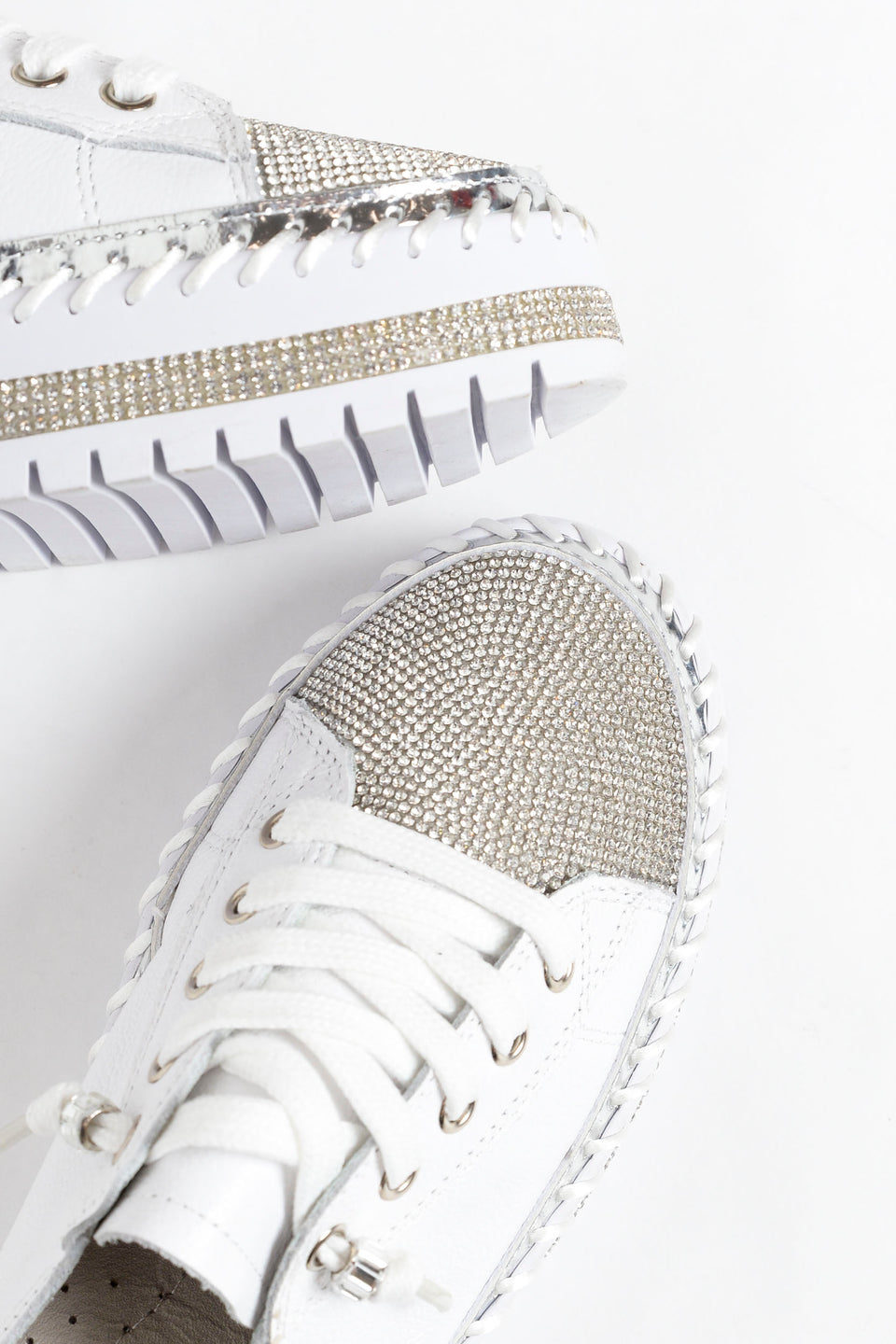 LumaStride™ Leather Sneakers — Step Confidently in All-Day Cloud-Like Comfort and Bold Style