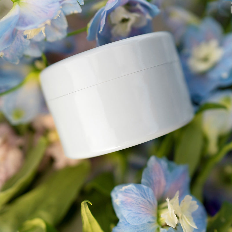 BloomVault™ — Effortless Elegance That Keeps Your Flowers Fresh and Flawless All Day