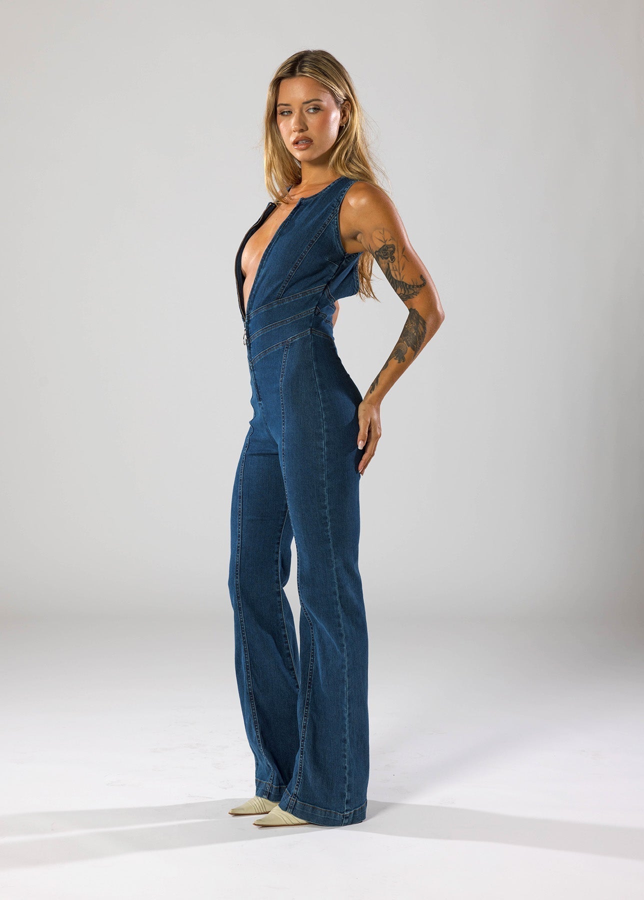 VelaCharm™ — Turn Every Glance into a Bold, Heartfelt Statement