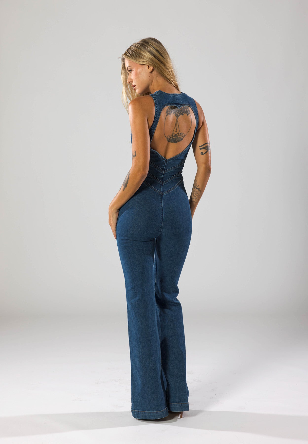 VelaCharm™ — Turn Every Glance into a Bold, Heartfelt Statement