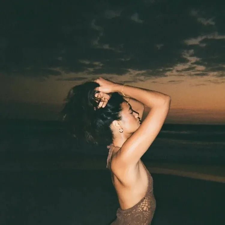 FlashFrame™ Vintage Cam — Relive Every Moment with Real 2000s Soul and Instant Nostalgia